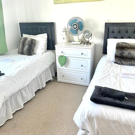 Stunning Beach Front House - Sleeps 6 Pwllheli Exterior foto